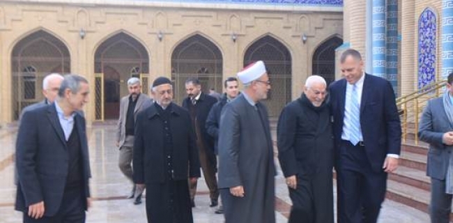  هەولێر.. جێگری كونسووڵی ئەمریکا بەشداریی ڕێوڕەسمی باوەڕە جیاوازەكانی کرد